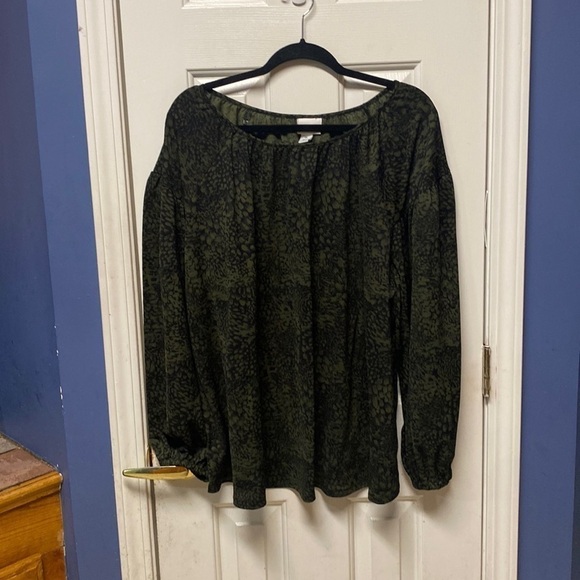 Ava & Viv 2X Green Top with Black Floral Design, Long Sleeved - Picture 1 of 8